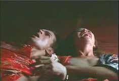 Красотка Мишель Филлипс снялась голой в фильме «Валентино»