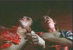 Красотка Мишель Филлипс снялась голой в фильме «Валентино»