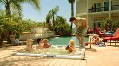 Голая попка Мойра Мерфи в фильме «Непристойное кино» фото #6