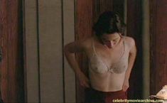 Полностью голая Молли Паркер в фильме «Поцелуй со смертью» фото #6
