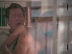 Голая грудь Моники Александр в фильме «Паутина» фото #4