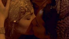 Моника Беллуччи топлес в фильме «Дракула»