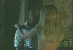 Голая Моника Шнарре в сериале «Пистолет мертвеца» фото #1