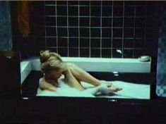 Красивая Морган Фэйрчайлд снялась полностью голой в фильме «Соблазнение»