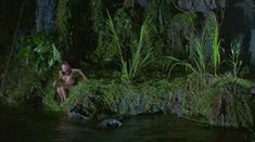 Голая грудь Морин Ларрасабаль в фильме «Кровавый сёрфинг» фото #6