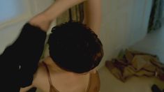 Мэгги Джилленхол оголилась в сериале «Благородная женщина»