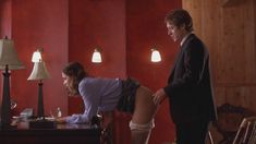 Мэгги Джилленхол снялась голой в фильме «Секретарша» фото #8