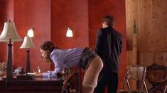 Мэгги Джилленхол снялась голой в фильме «Секретарша» фото #20