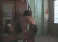 Мэделин Стоу снялась голой в фильме «Тропический снег»