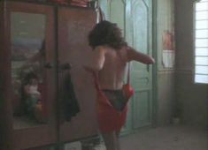 Мэделин Стоу снялась голой в фильме «Тропический снег»