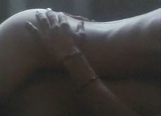 Мэделин Стоу снялась голой в фильме «Тропический снег»