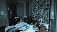 Голая грудь Мэдисон МакКинли в сериале «Схватка» фото #1