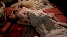 Красотка Мэйко Нгуйен засветила голую грудь в сериале «Кровопускание и чудесные исцеления»