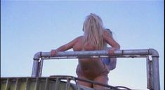 Голая Мэри Кэри в фильме «Извращенец» фото #17