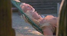 Голая Мэри Кэри в фильме «Извращенец» фото #20