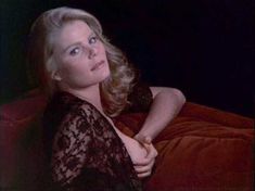 Мэриэл Хемингуэй снялась голой в фильме «Звезда Плейбоя» фото #17