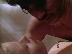 Мэриэл Хемингуэй снялась голой в фильме «Звезда Плейбоя» фото #23