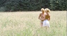 Полностью голая Надин Паскаль в фильме Six Swedes on a Campus фото #1