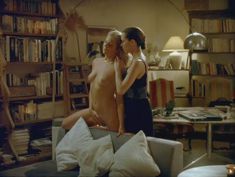 Голая Надя Шибани в фильме «Альфавиль» фото #1