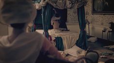 Натали Дормер засветила грудь в фильме «Скандальная леди У» фото #7