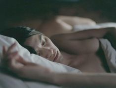 Полностью голая Наталиа Асеведо в фильме «После мрака свет» фото #1