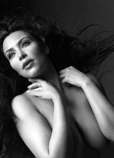 Обнаженное тело Ким Кардашьян в журнале W фото #5