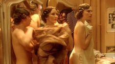 Наталия Тена снялась голой в фильме «Миссис Хендерсон представляет» фото #7