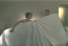 Голая грудь Наташи Грегсон Вагнер в фильме «Первая любовь, последние почести» фото #1