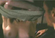 Голая грудь Наташи Грегсон Вагнер в фильме «Шоссе в никуда» фото #6