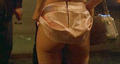 Голая попка Наташи Мальте в фильме «Бесшабашное ограбление» фото #1
