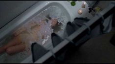 Голая Никки Сандерсон в фильме «Бугимен 3» фото #2