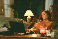 Голая Никки Фриц в фильме Nightcap фото #27