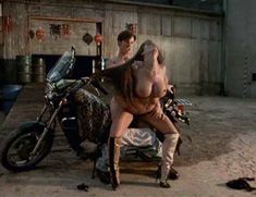 Полностью голая Никки Фриц в фильме «Виртуальные столкновения 2» фото #16