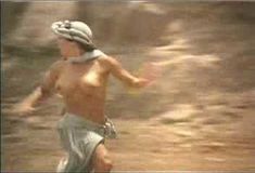 Голая грудь Никки Фриц в фильме «Смертельный вирус» фото #1