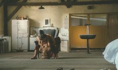 Голая Николь Гарсия в фильме «Опасность» фото #1