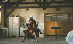 Голая Николь Гарсия в фильме «Опасность» фото #2