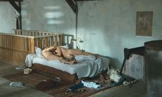 Голая Николь Гарсия в фильме «Опасность» фото #5