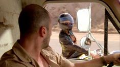 Голая Николь Зиоли в фильме «Безумные девчонки-агенты» фото #1