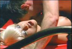 Страстная Николь Оринг снялась голой в сериале «Сексуальные игры Вегаса» фото #2