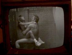 Страстная Николь Оринг снялась голой в фильме «Мэйси под прикрытием» фото #11