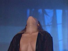 Полностью голая Николь Эггерт в фильме «Смертельный поцелуй» фото #27