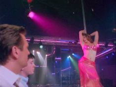 Голая грудь Николь Эггерт в фильме «Тайные грехи»