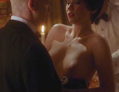 Голая грудь Нины Семашко в фильме «Дикая орхидея 2. Два оттенка грусти» фото #13