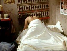 Голая Ниша К. Наяр в сериале «Будда из пригорода» фото #4