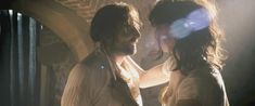 Красивая голая грудь Норы Арнезедер в фильме «Анжелика» фото #11