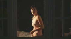 Голая Нора Джесси в фильме «Наследник дьявола»