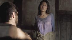 Нора фон Вальдштеттен засветила грудь в сериале «Бесконечный мир»