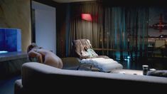 Голая попка Оливии Джордан в сериале «Убийство первой степени» фото #4