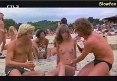 Голая Оливия Паскаль в фильме «Лихорадка летней ночи» фото #22