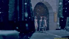 Голая Оливия Ченери в сериале «Страшные сказки» фото #1